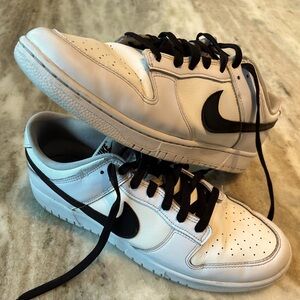 Nike Dunk Low Reverse Pandas